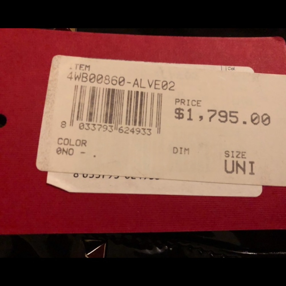 ♦️SOLD♦️NWT Valentino Patent Leather Studded Purse - Picture 7 of 7